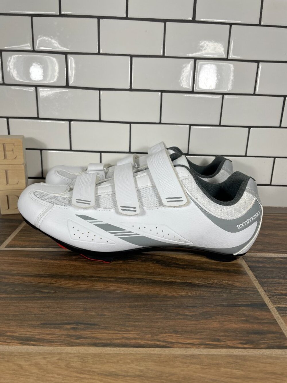 Tommaso Pista 100 Cycling Shoes Womens Size 11 White Silver Road Biking Sneakers